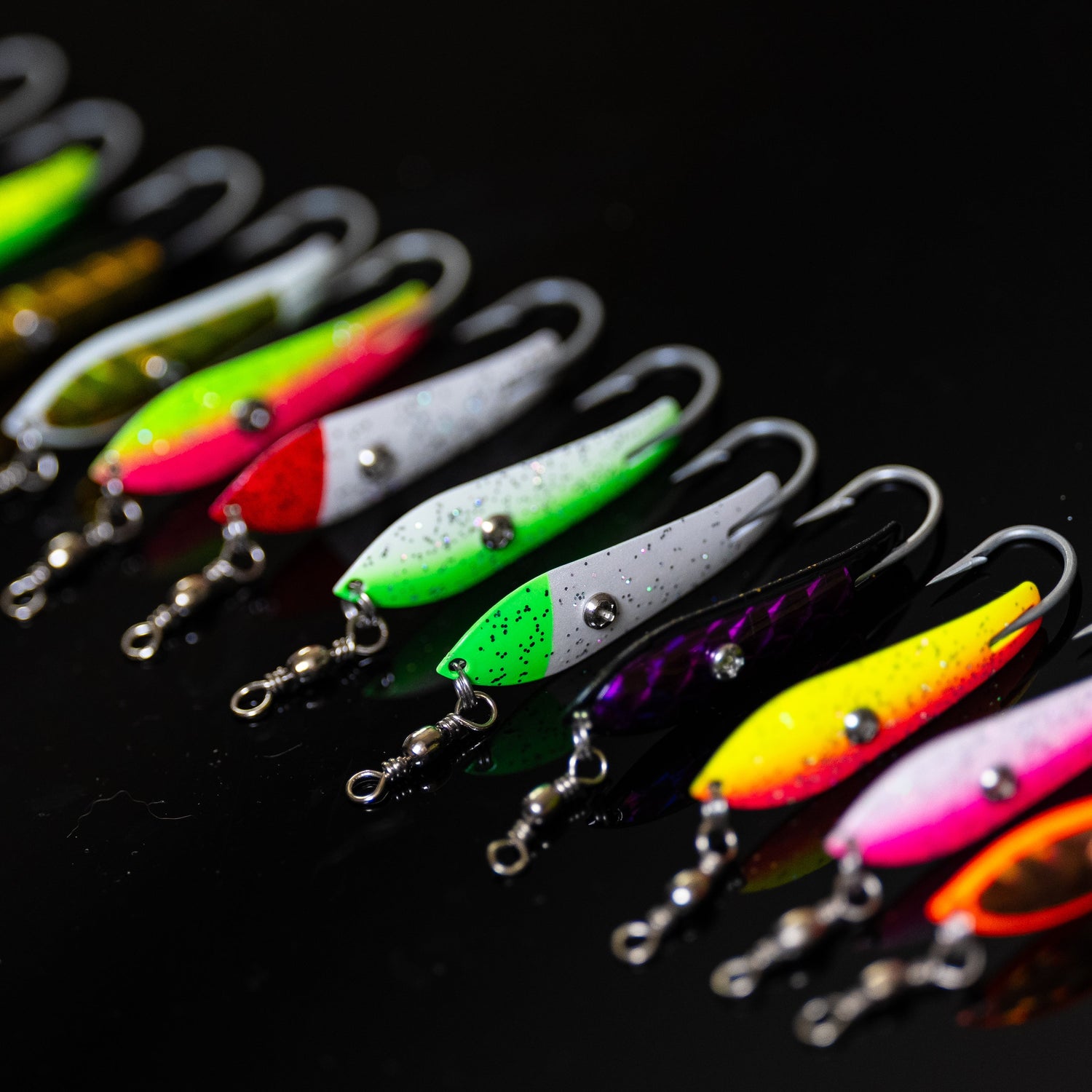 fish up lures Lifelike Fishing for Bass, Trout, Walleye, Predator - Realistic Multi Jointed Fish Popper Swimbaits - Spinnerbaits Lure Fishing Tackle Kits - Freshwater and Saltwater Crankbaits The Rippin Rap features a lipless bowed-up-lures